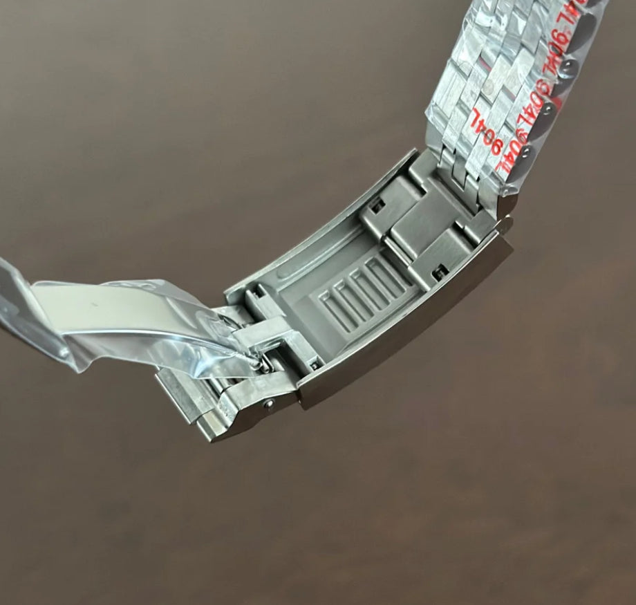 Bruce Wayne Seiko GMT- Master II 40