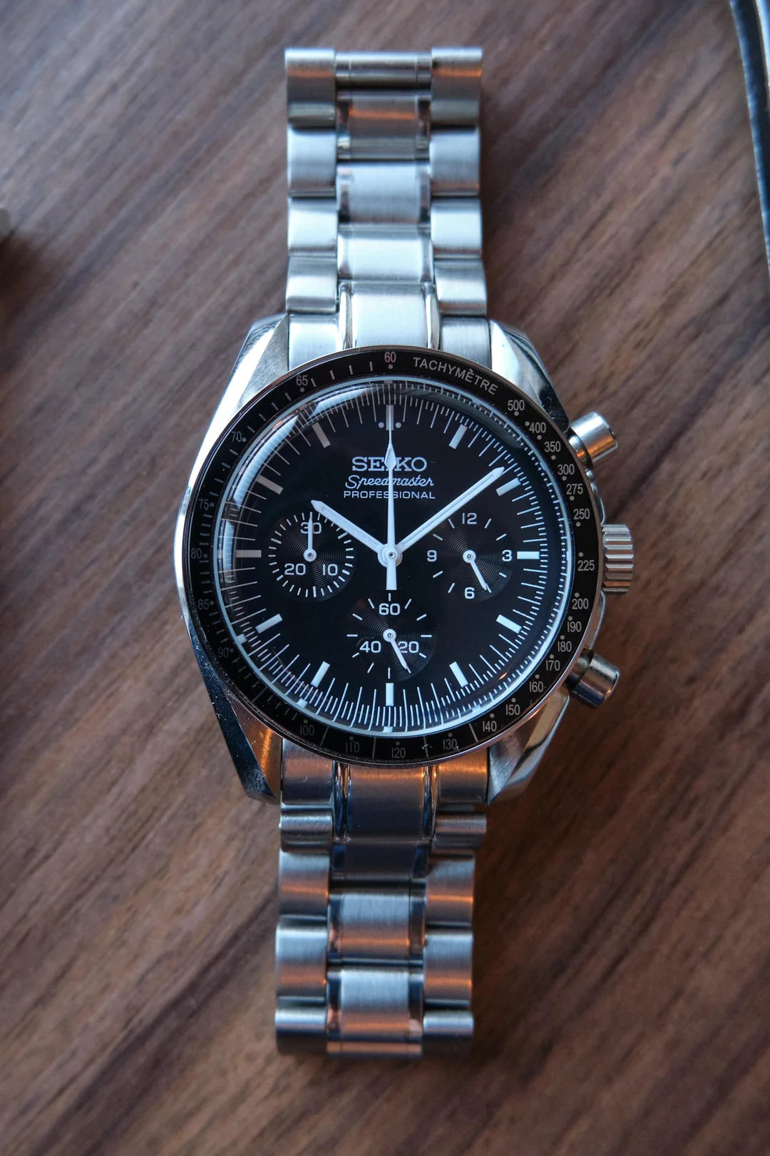SEIKO MOD VK63 カスタム APタイプ オマージュ Seiko Speedmaster Moonwatch Homage – Black Dial, VK63 Chronograph