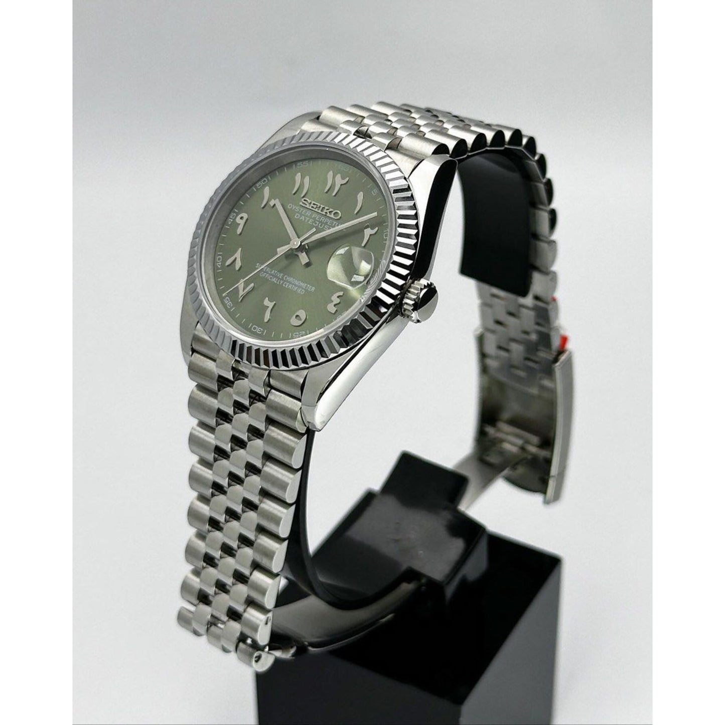 Seiko date-just Arabic Green dial 36/39