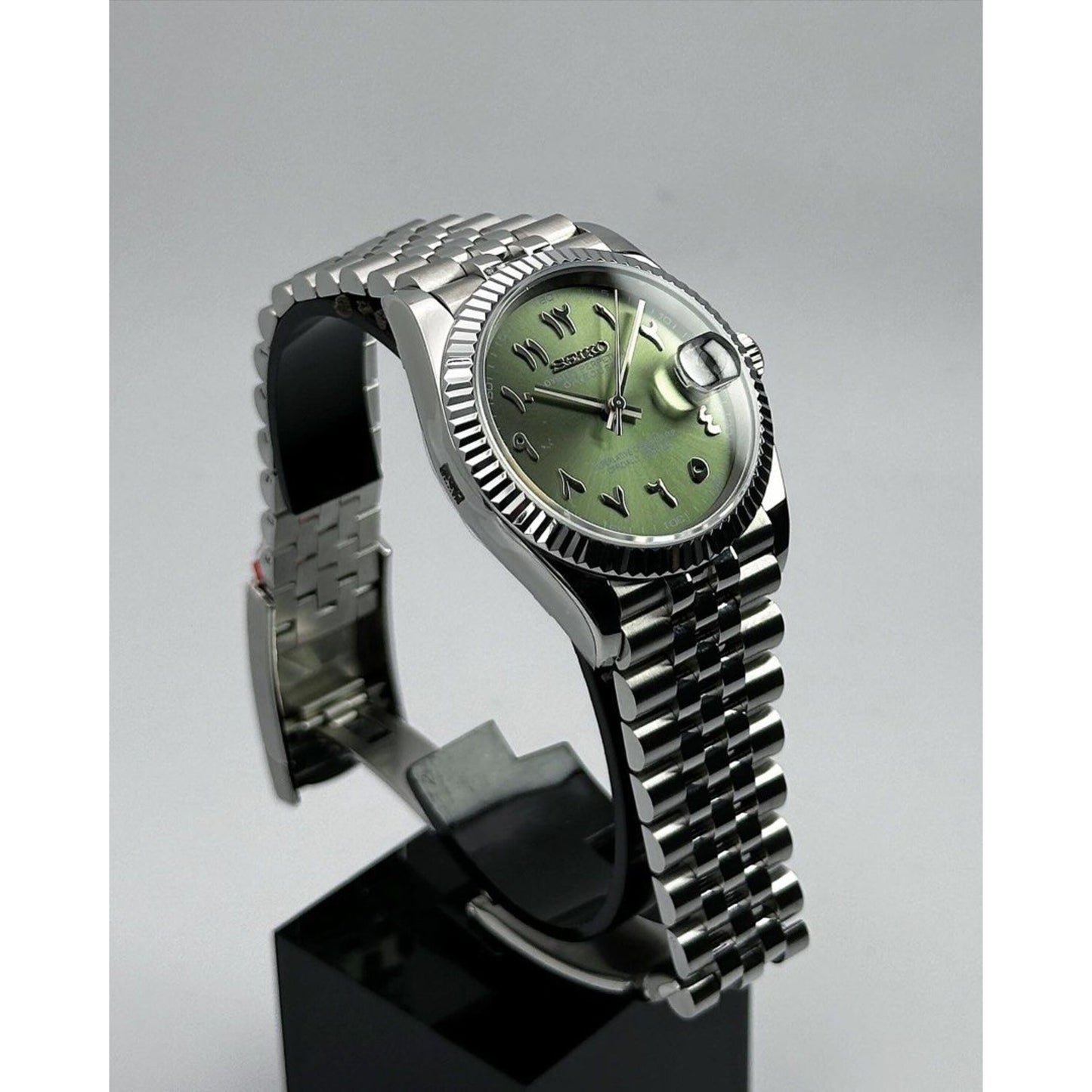Seiko date-just Arabic Green dial 36/39