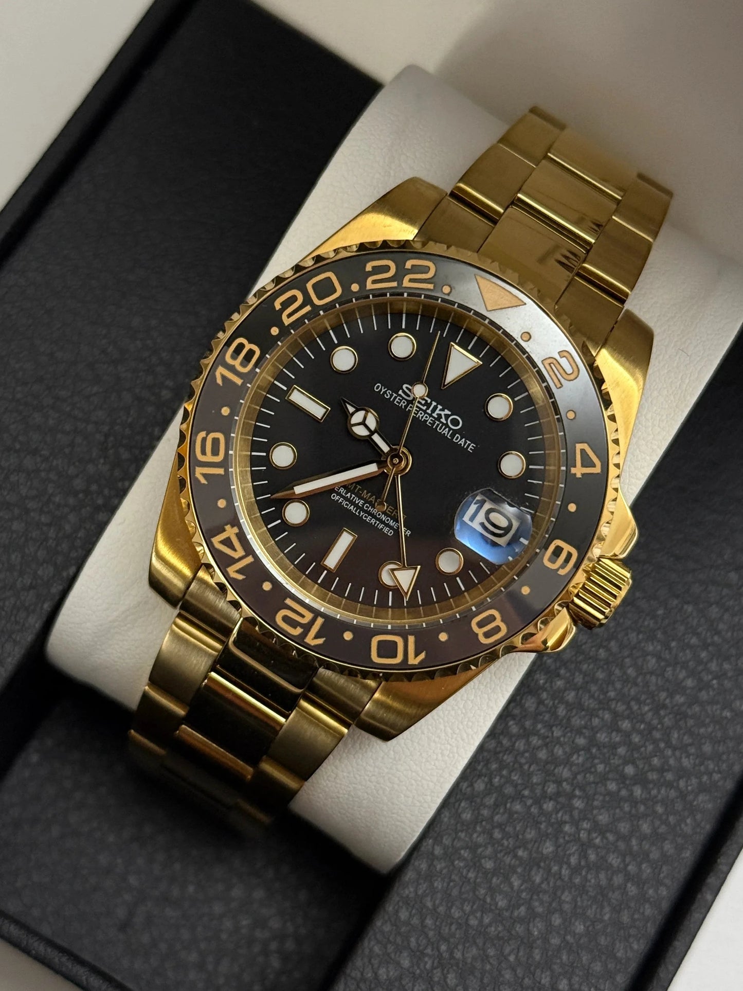 Seiko GMT- Master II Mod ‘Full Gold Bruce Wayne’ 40