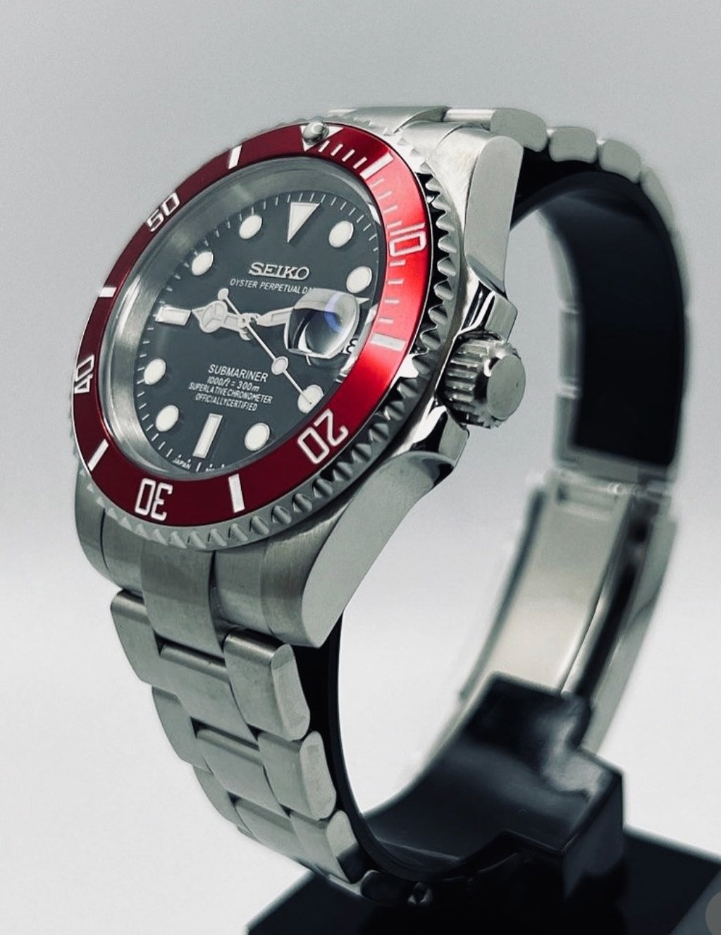 Seiko Submariner ‘Ruby Red Bezel’ Mod 40