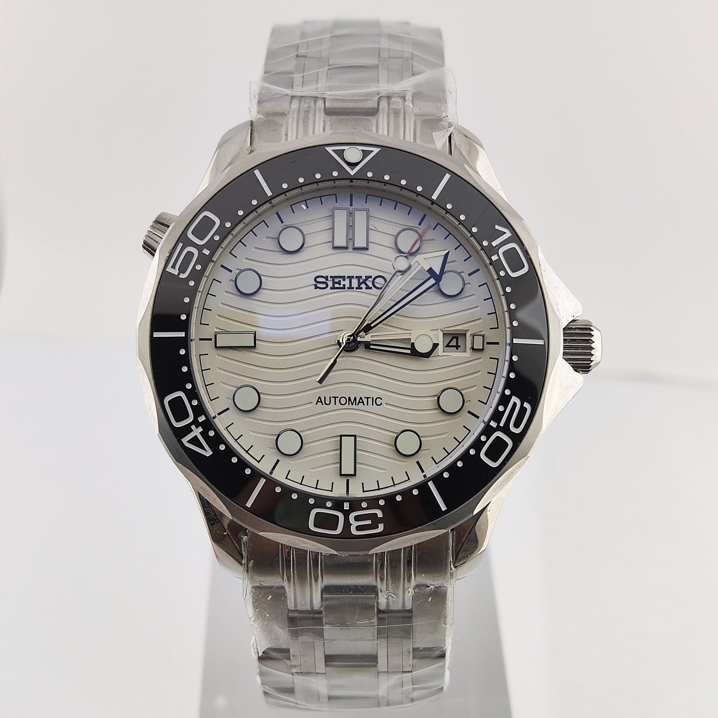 Seiko Seamaster 42- Black/ White Dial