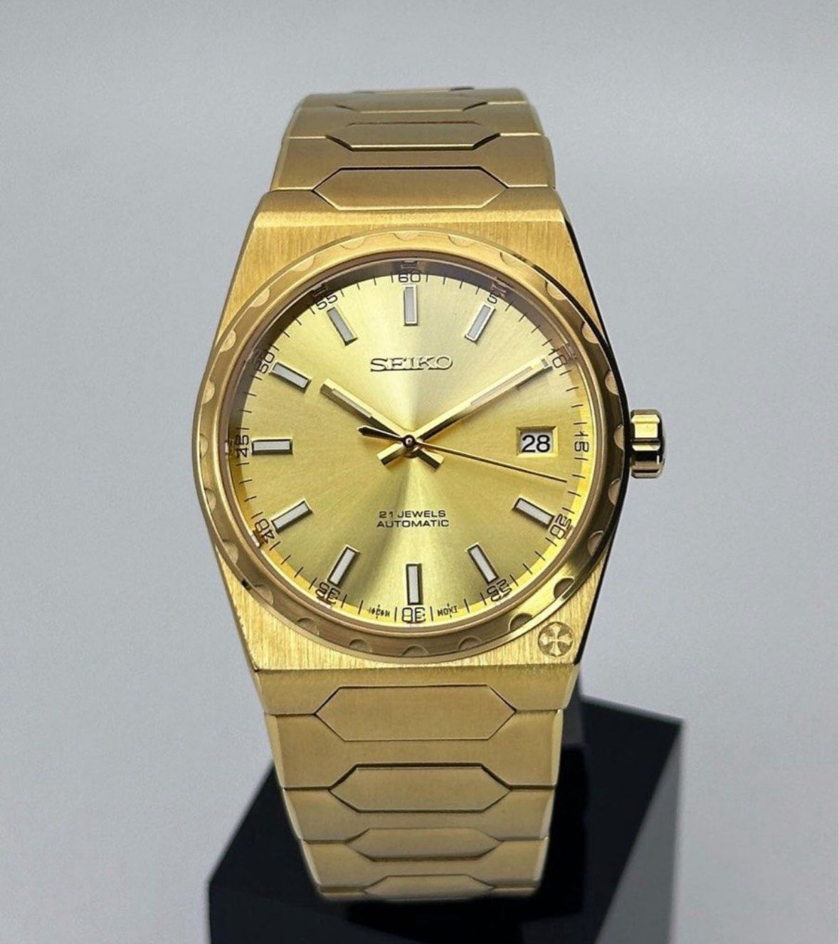 Limited Edition Seiko Mod ‘222’ Gold Face