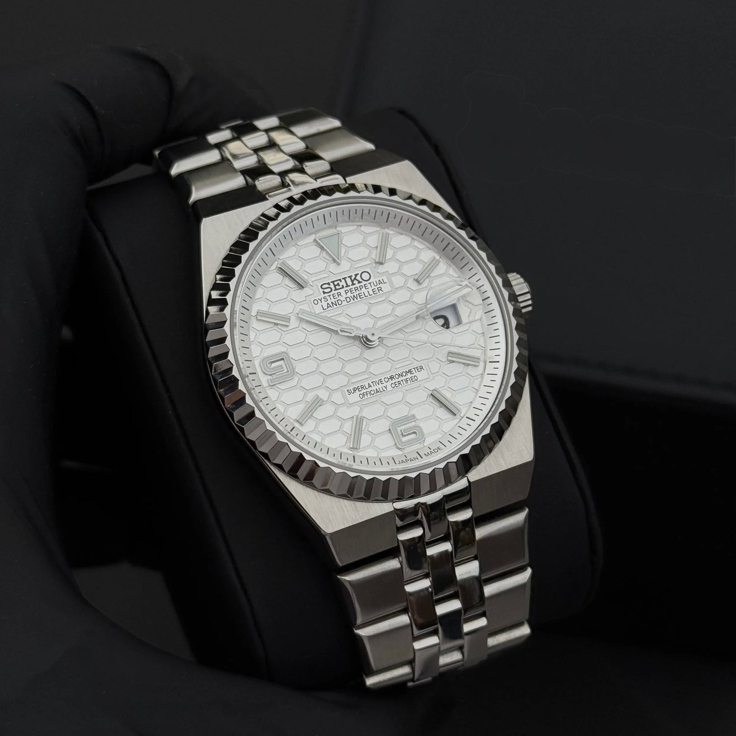 Land- Dweller Collection