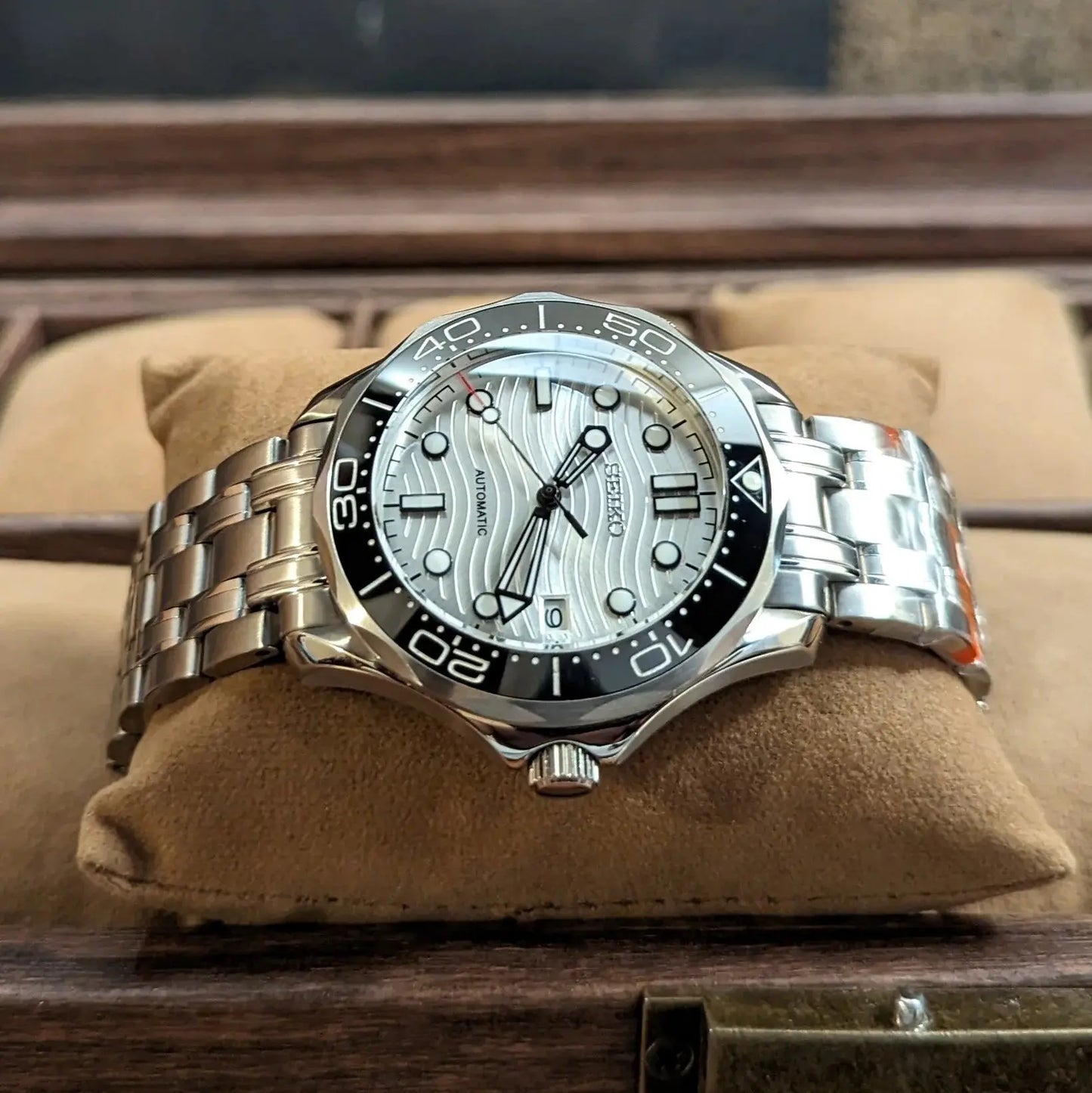 Seiko Seamaster Mod ‘Silver Dial Panda’ 42