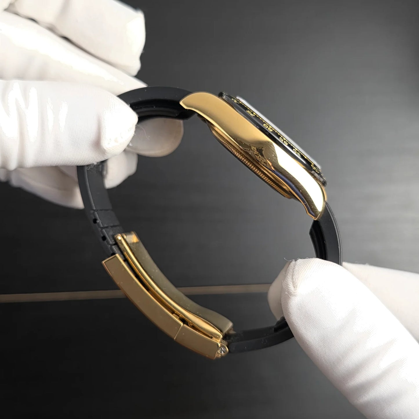 Seiko Daytona Mod Oyster-flex ‘Black Dial Gold Sub-dials’ 40