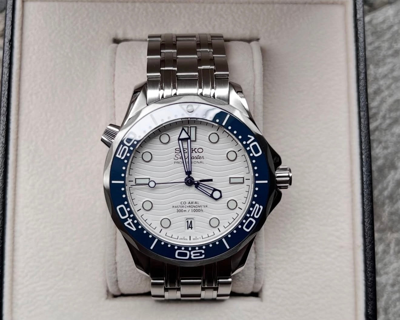 Seiko Seamaster Mod ‘Navy Blue Bezel/White Dial’ 42