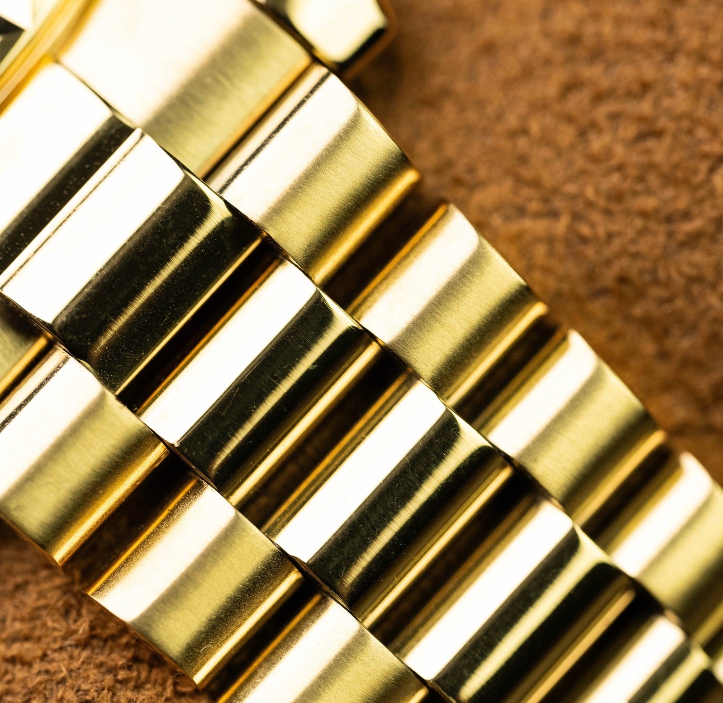 Seiko Day-Date Mod ‘Full Gold’ 39