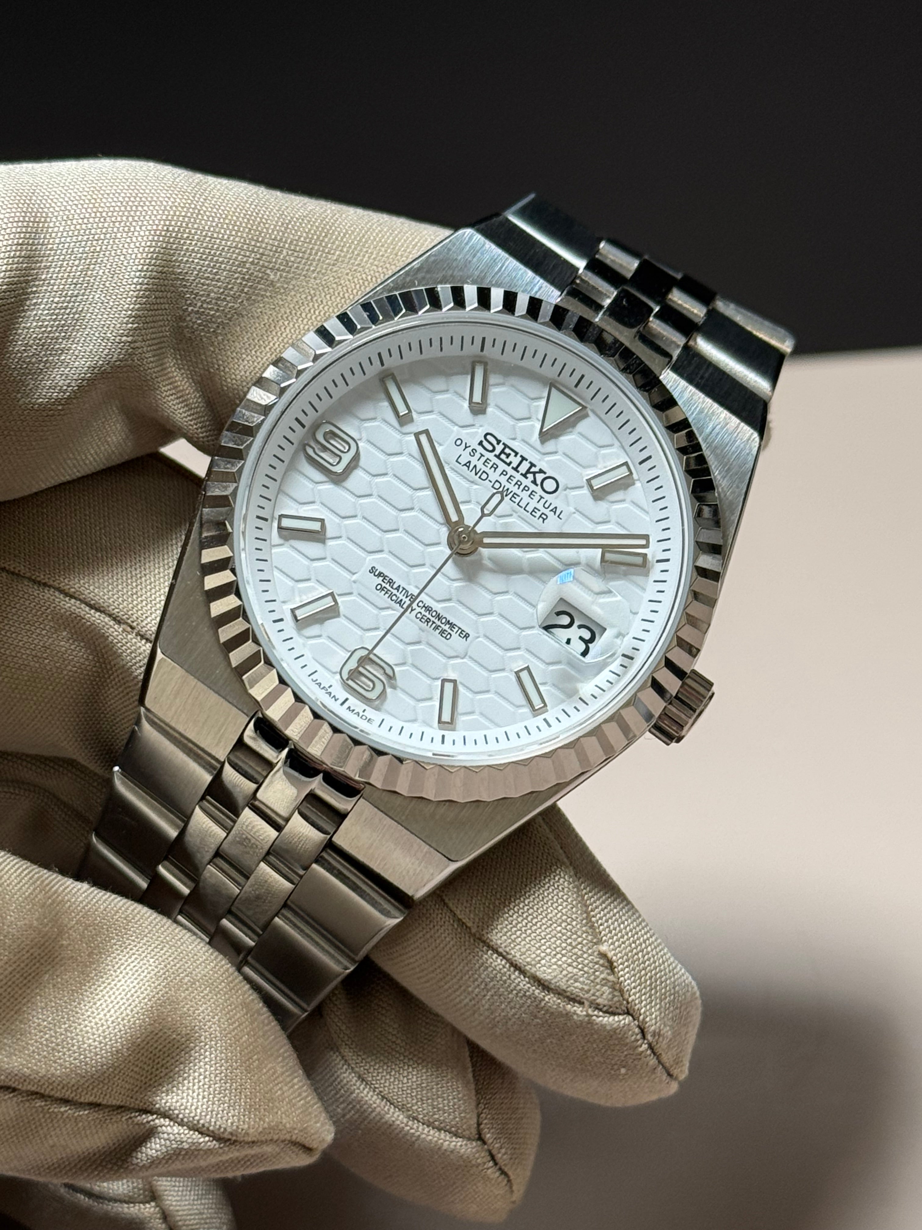 Seiko 'Land- Dweller' White Honeycomb Dial Mod 36/40 – NH35 Mod
