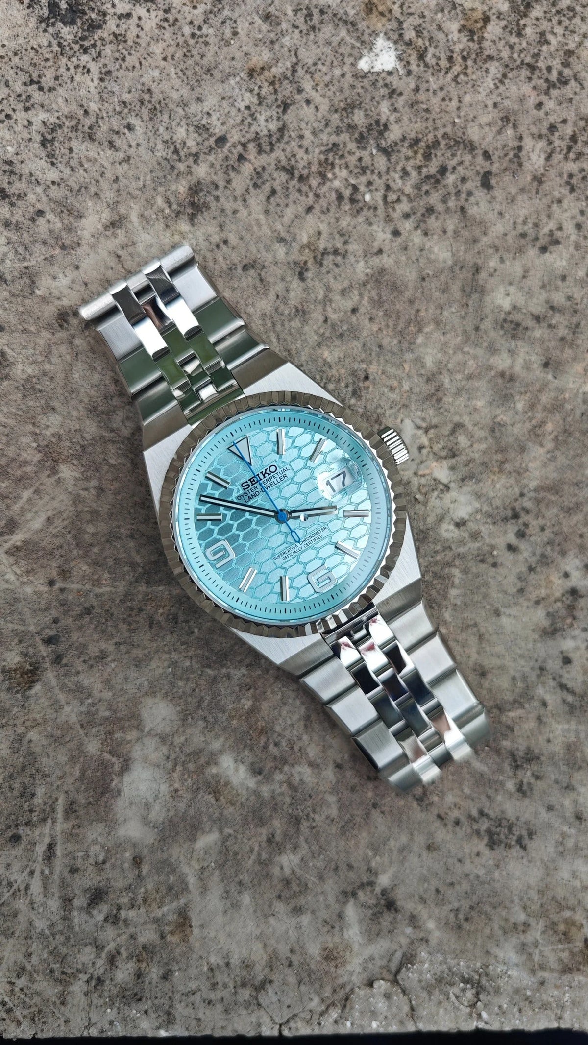 Seiko Land-Dweller Mod ‘Ice Blue Honeycomb Dial’ 36/40