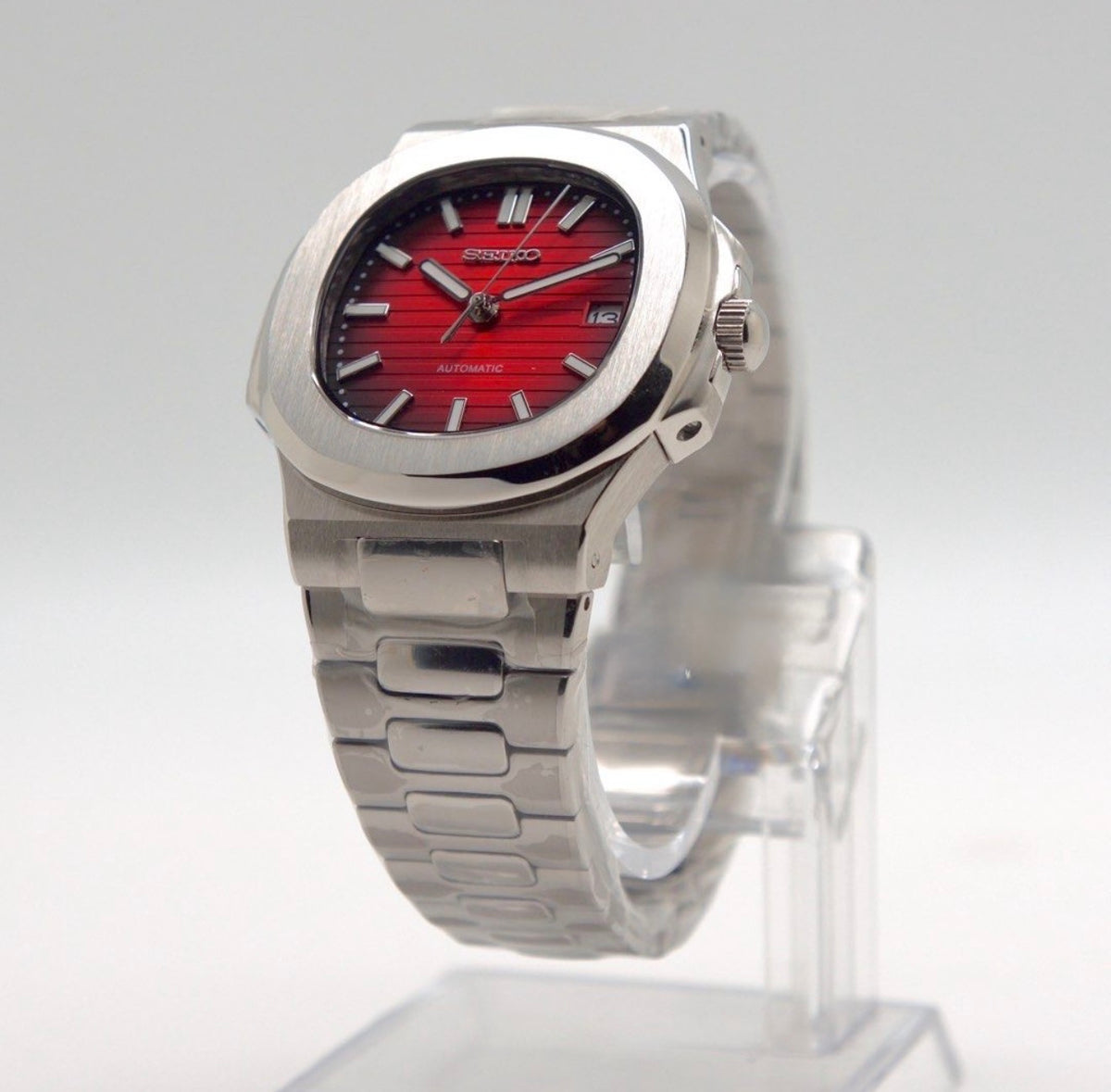 Seiko Nautilus Mod ‘Red Dial’ 40