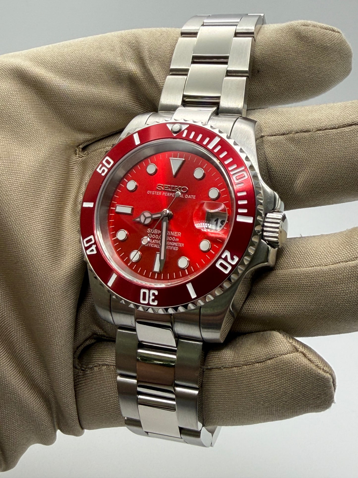 Seiko Submariner Mod Steel ‘Red Edition’ 40