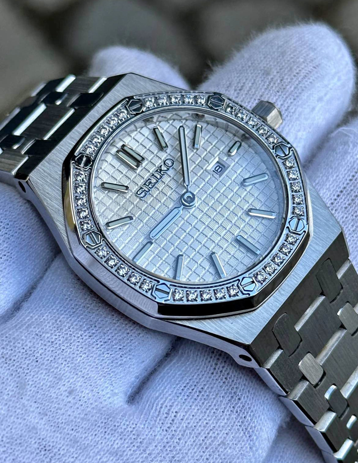 Ladies Seiko Royal Oak Mod ‘Diamond bezel/White dial’ 33mm