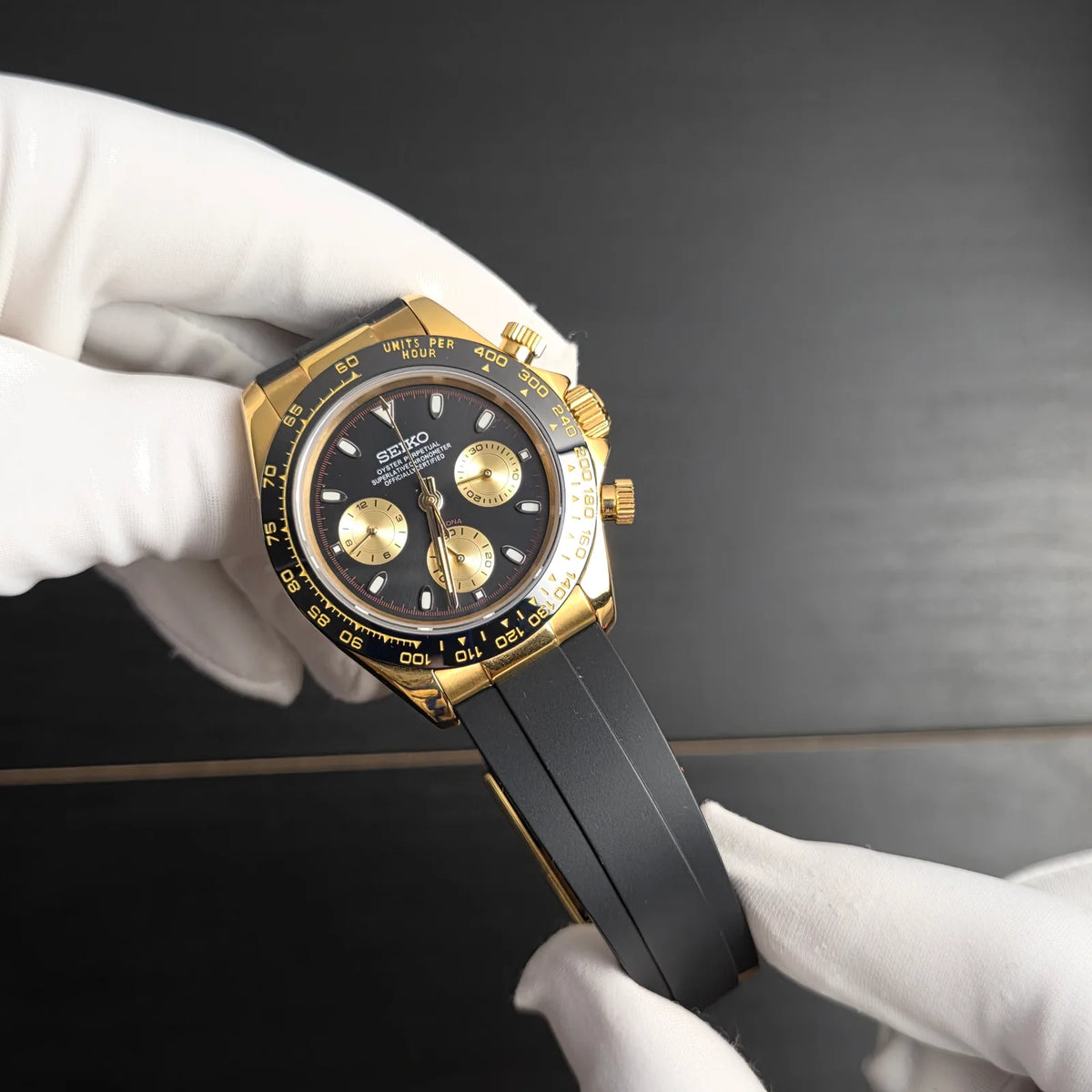 Seiko Daytona Mod Oyster-flex ‘Black Dial Gold Sub-dials’ 40