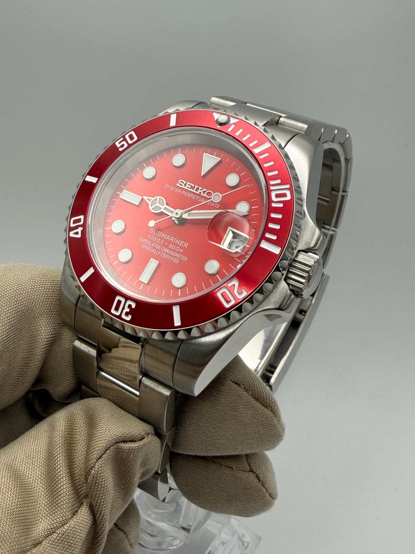 Seiko Submariner Mod Steel ‘Red Edition’ 40