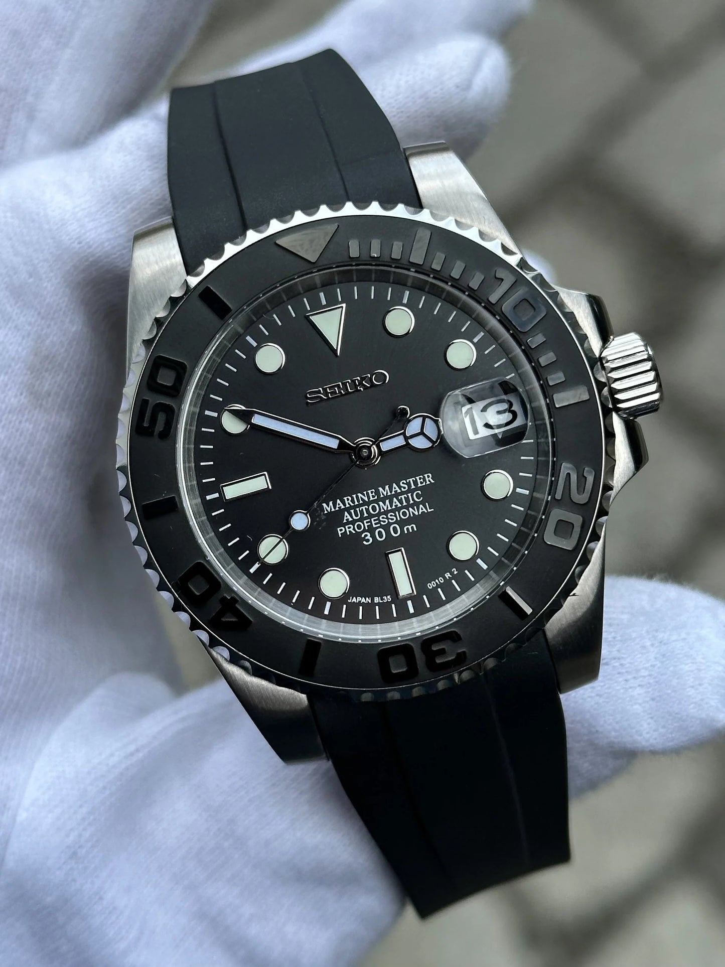 Seiko Marine Master Mod ‘Black Dial/Rubber Strap’ 40