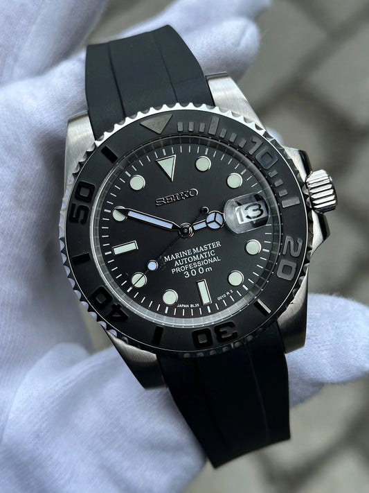 Seiko Marine Master Mod ‘Black Dial/Rubber Strap’ 40