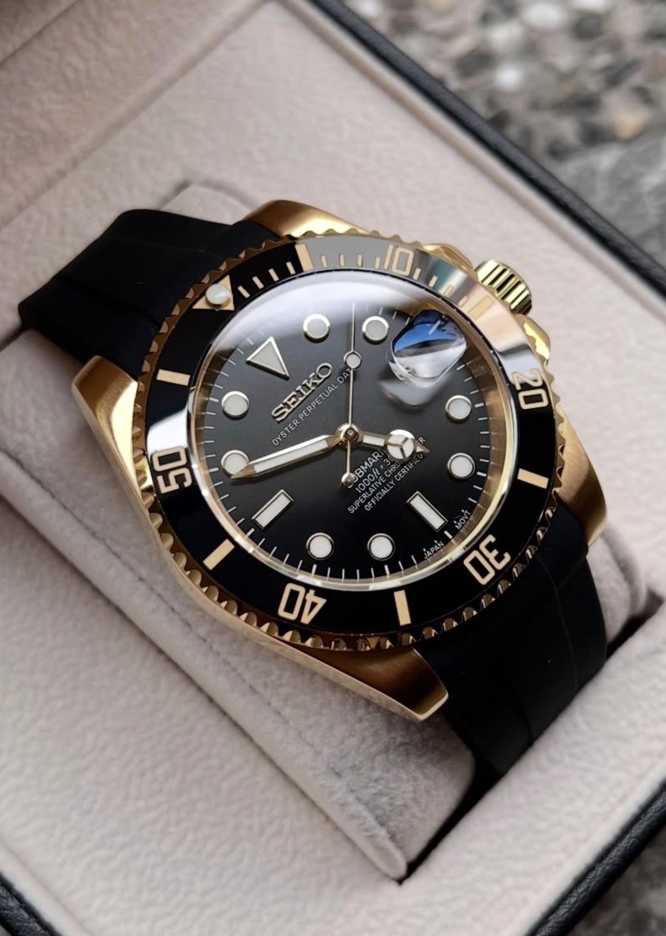 Seiko Submariner Mod ‘Gold/Black Rubber Strap’ 40