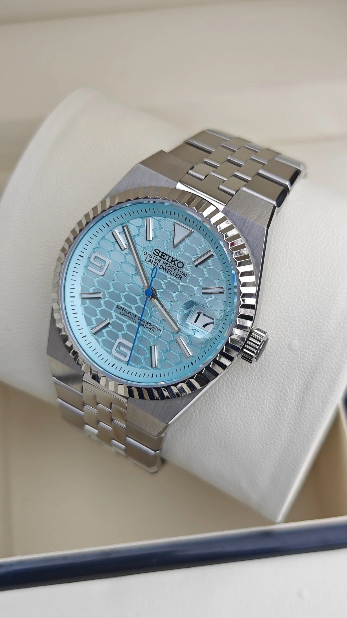 Seiko Land-Dweller Mod ‘Ice Blue Honeycomb Dial’ 36/40
