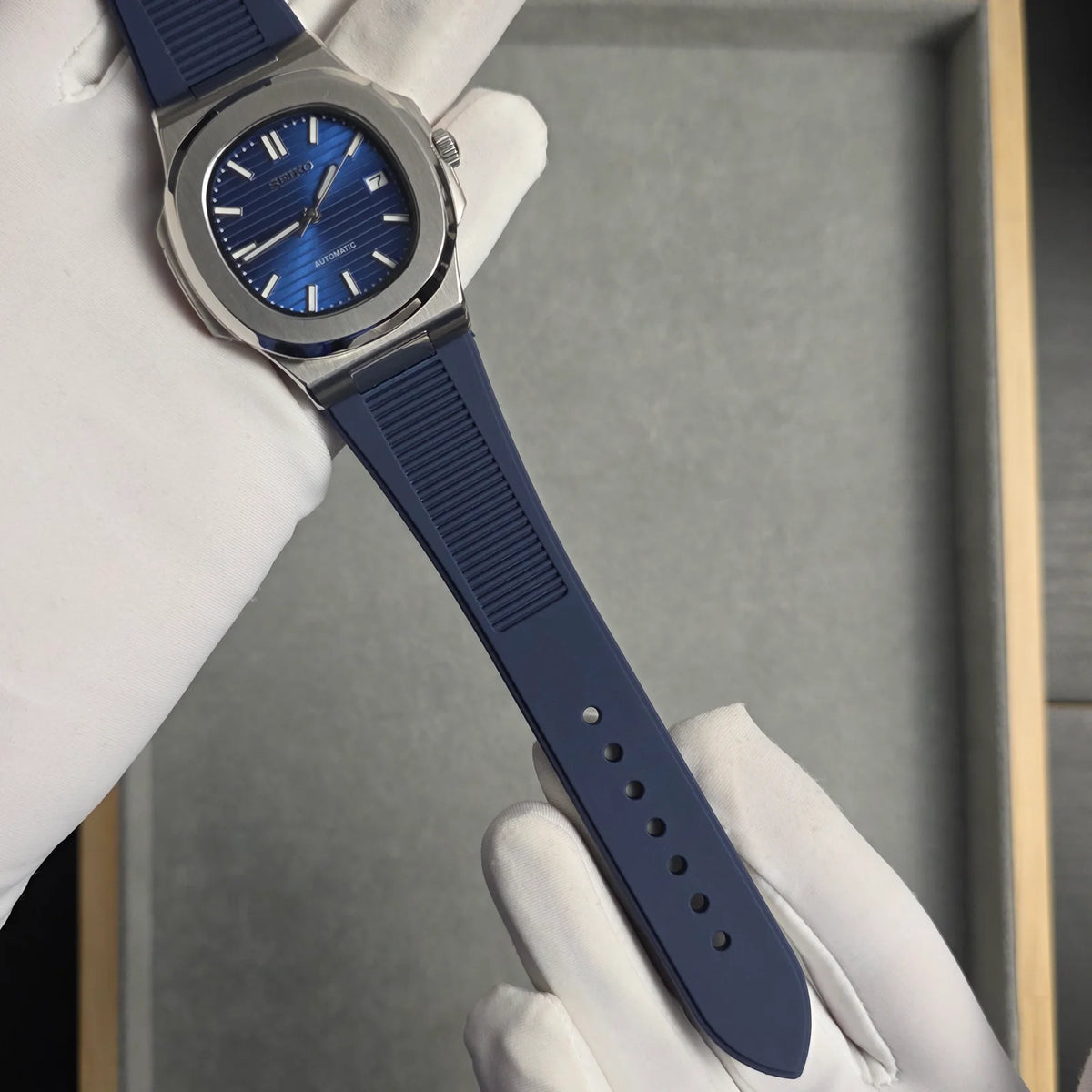 Seiko Nautilus Mod ‘Blue Dial Rubber Strap’ 40