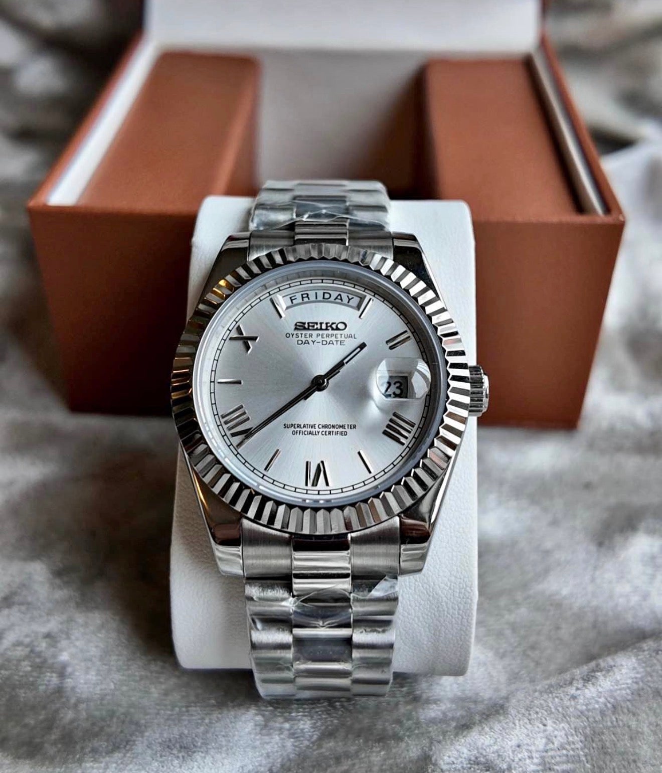 Seiko Day-date Mod ‘Steel Silver Dial’ 36/39