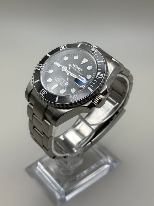 Black- Steel Seiko Submariner 40