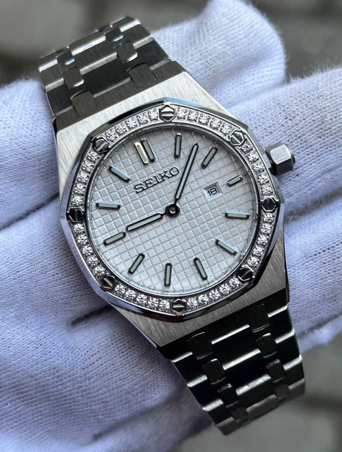 Ladies Seiko Royal Oak Mod ‘Diamond bezel/White dial’ 33mm