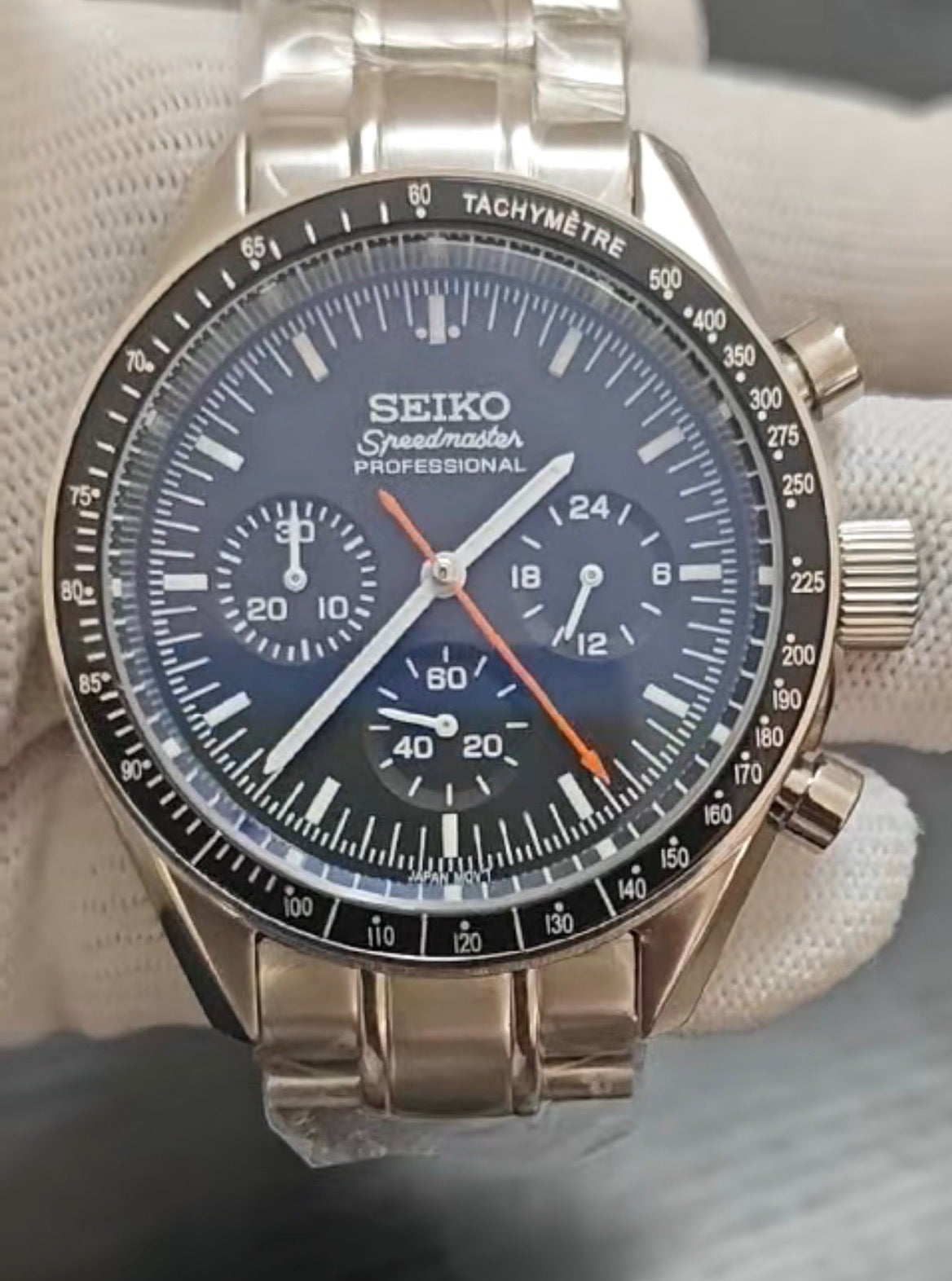 Seiko Speedmaster Mod ‘Custom Orange Hand/ Black Dial’ 40