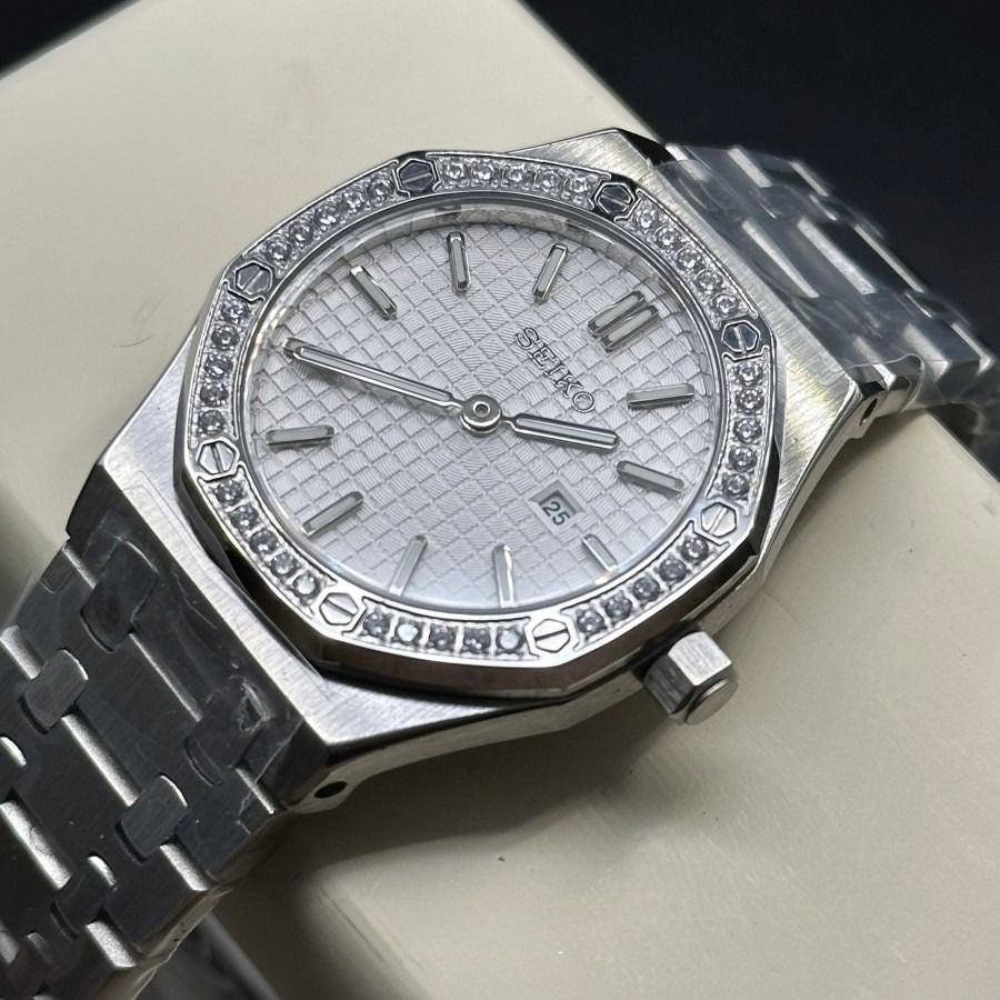 Ladies Seiko Royal Oak Mod ‘Diamond bezel/White dial’ 33mm