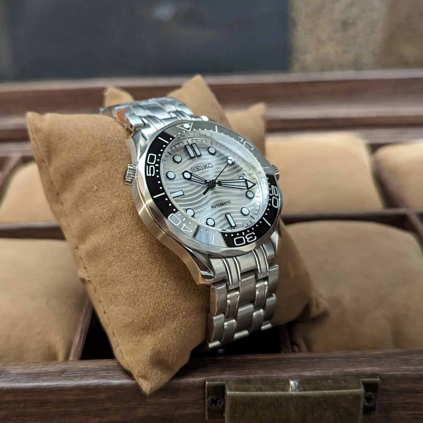 Seiko Seamaster Mod ‘Silver Dial Panda’ 42