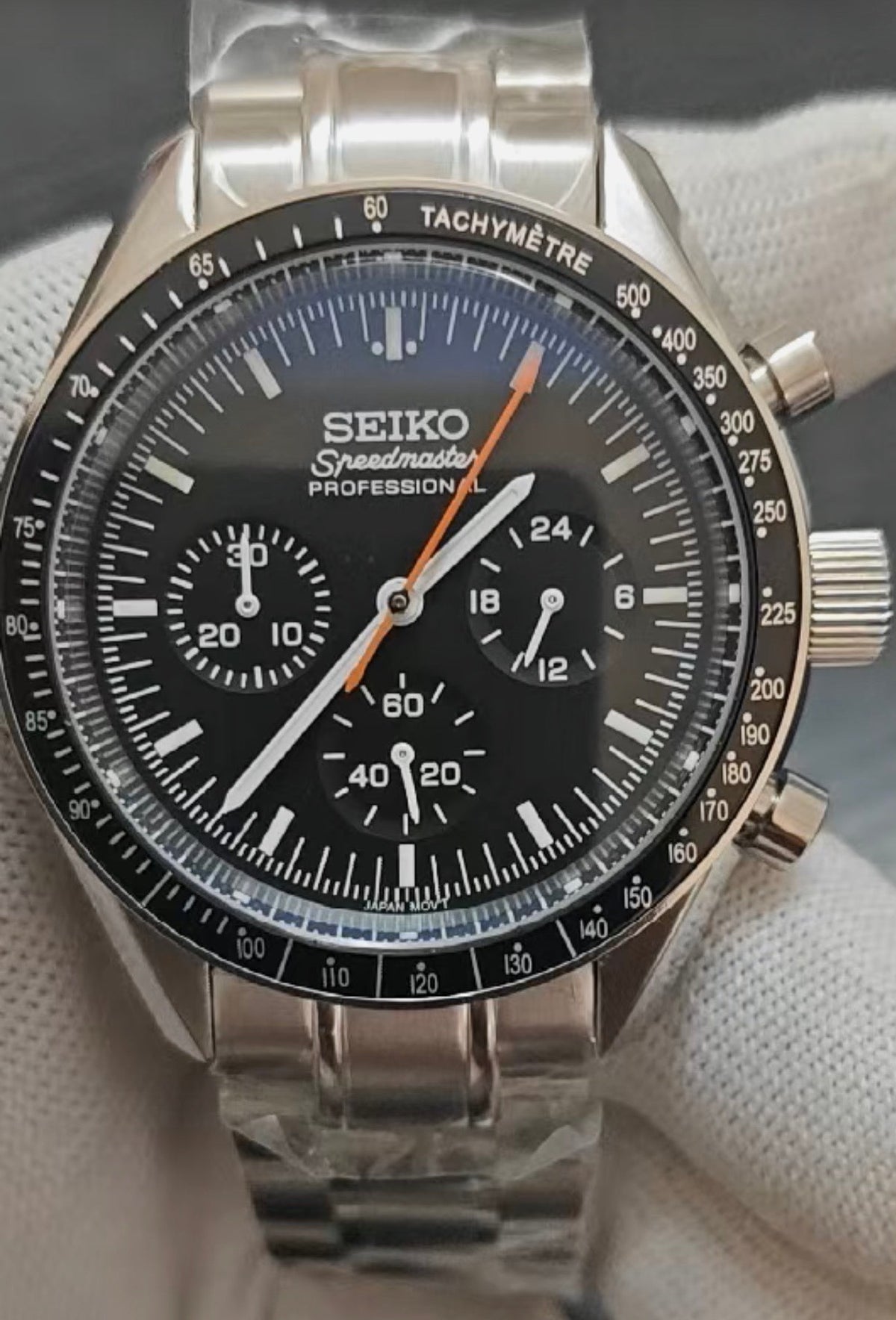 Seiko Speedmaster Mod ‘Custom Orange Hand/ Black Dial’ 40