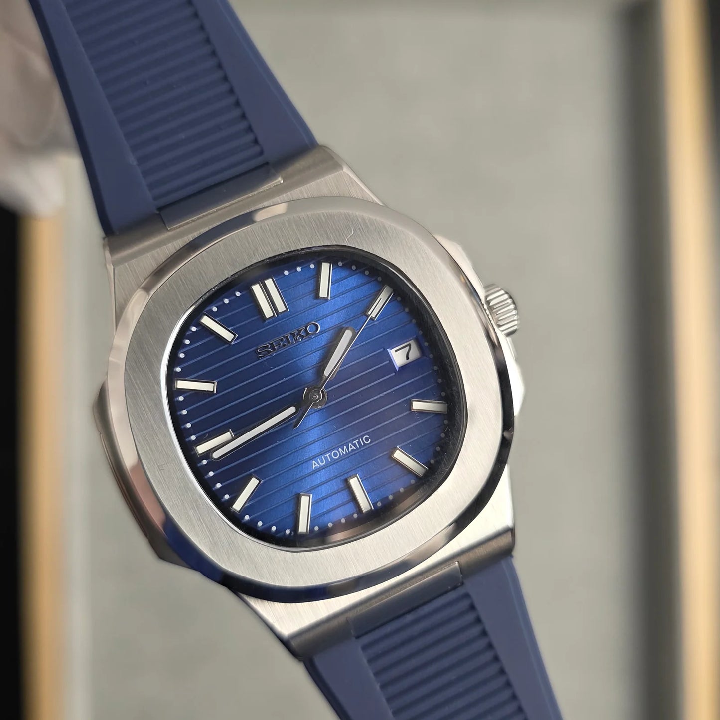Seiko Nautilus Mod ‘Blue Dial Rubber Strap’ 40