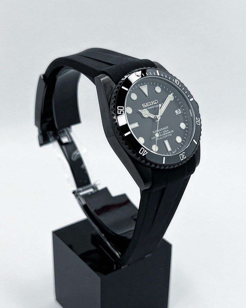 Seiko Submariner Mod ‘All Black/ Rubber Strap‘ 40