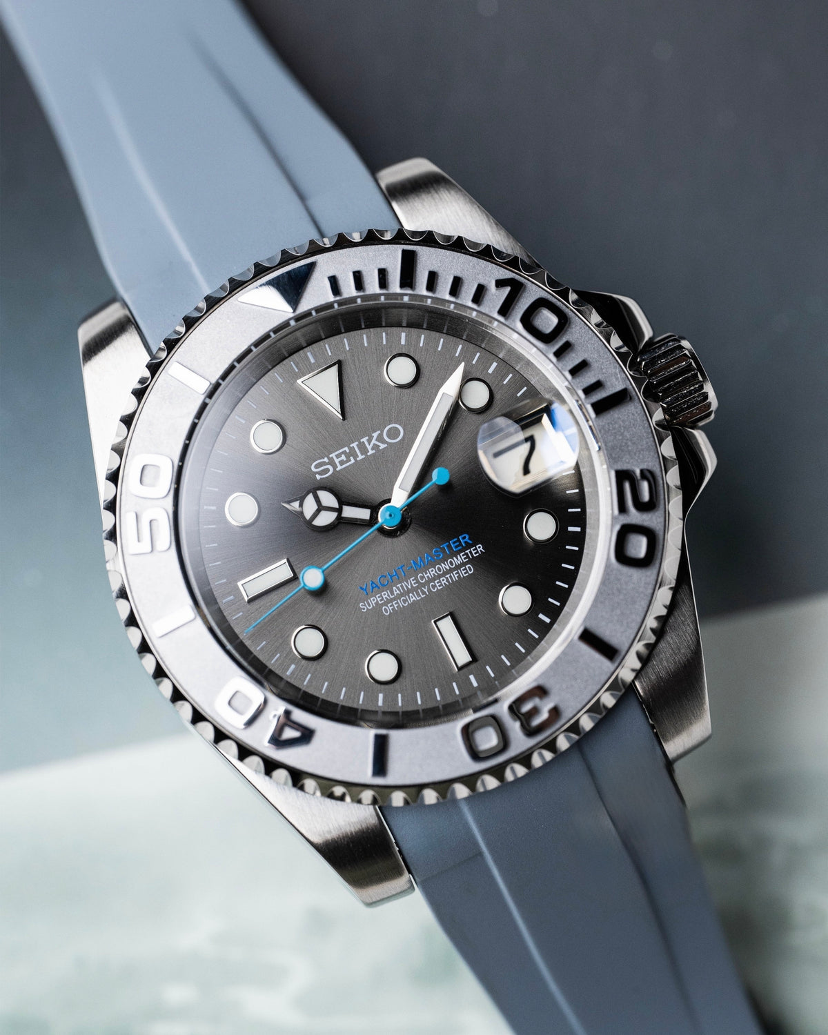 Seiko Yachtmaster Mod ‘Rhodium Grey-Blue Rubber Strap’ 40