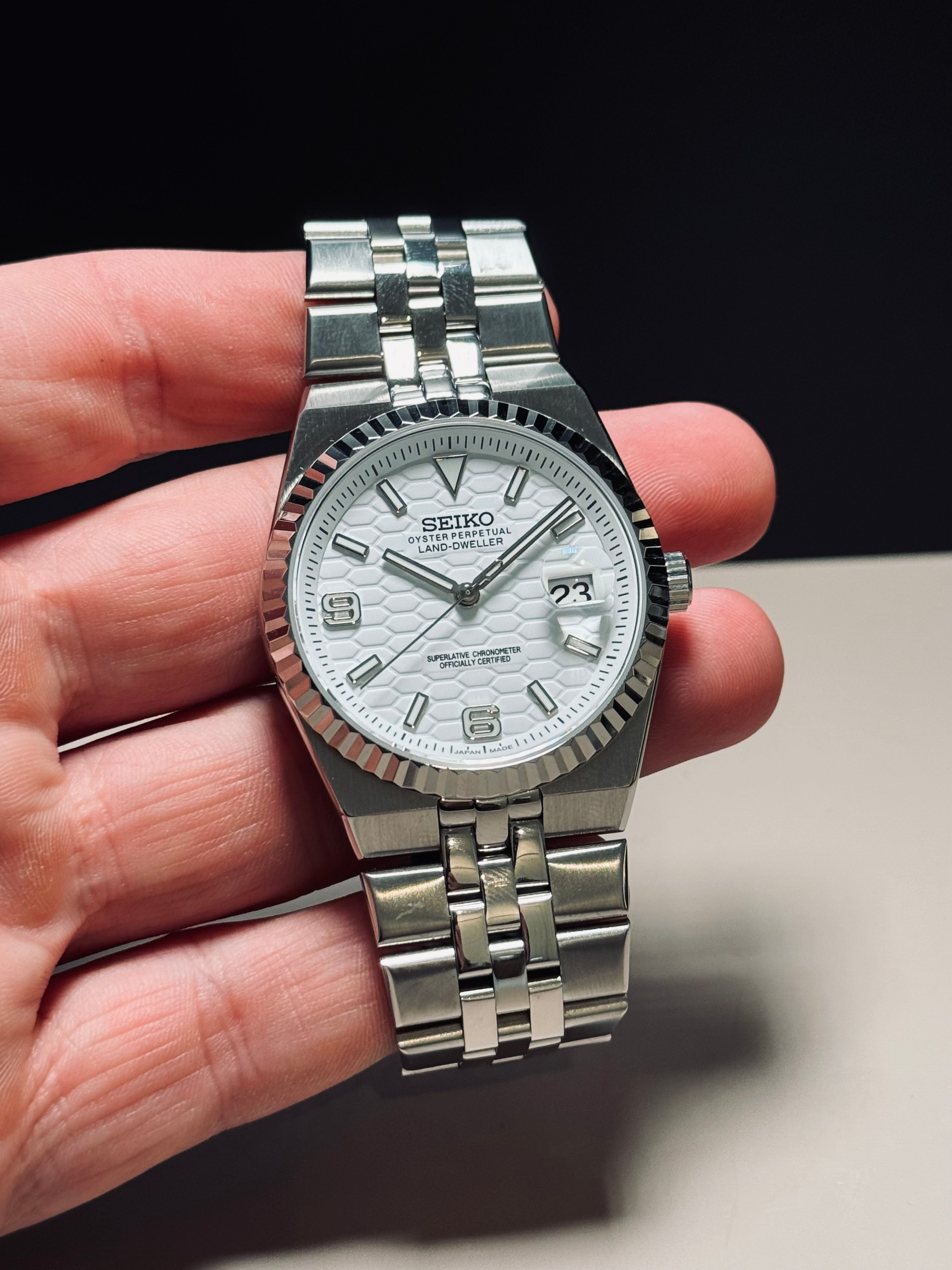 Seiko 'Land- Dweller' White Honeycomb Dial Mod 39mm – NH35 Mod