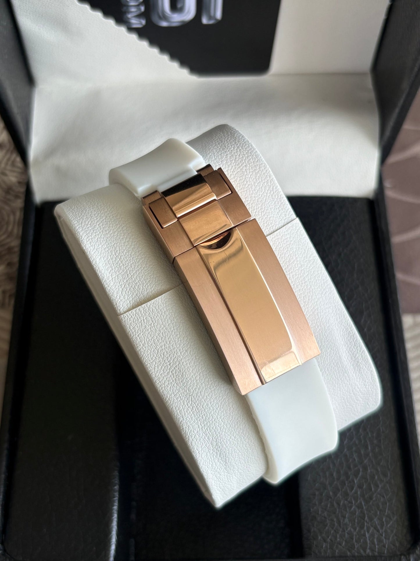 Seiko Daytona Mod Rose Gold ‘Rainbow Bezel/ White Rubber Strap’ 40