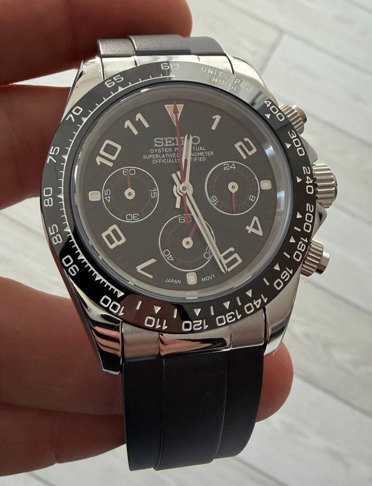 Seiko Daytona Mod Oyster-flex Black Dial/ Red Hands’ 40
