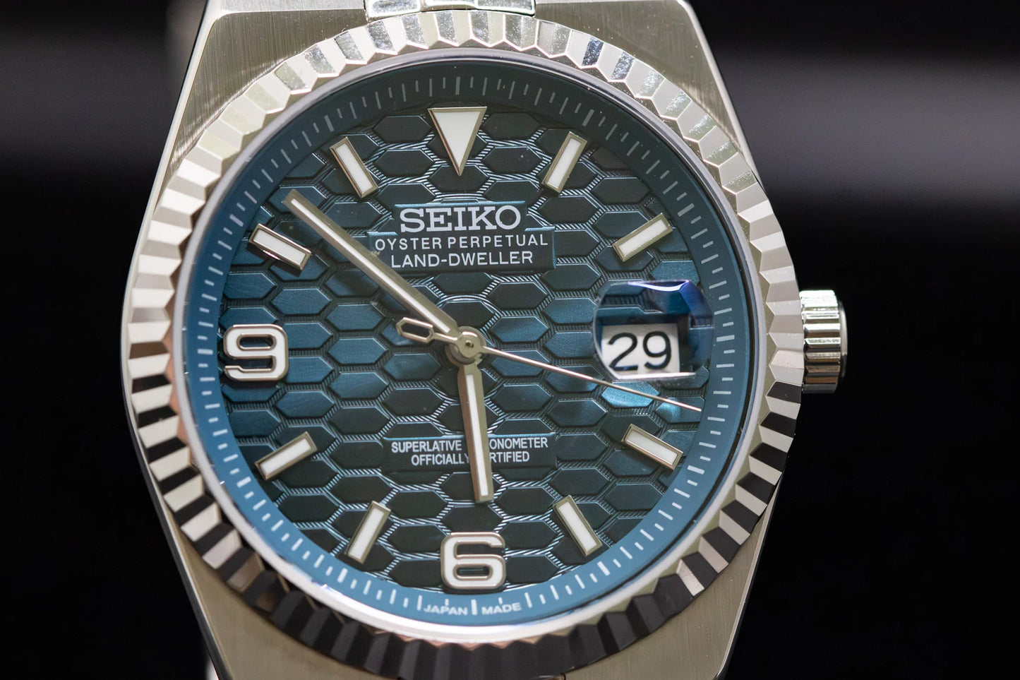 Seiko Land-Dweller Mod ‘Navy Blue Honeycomb Dial’ 39mm