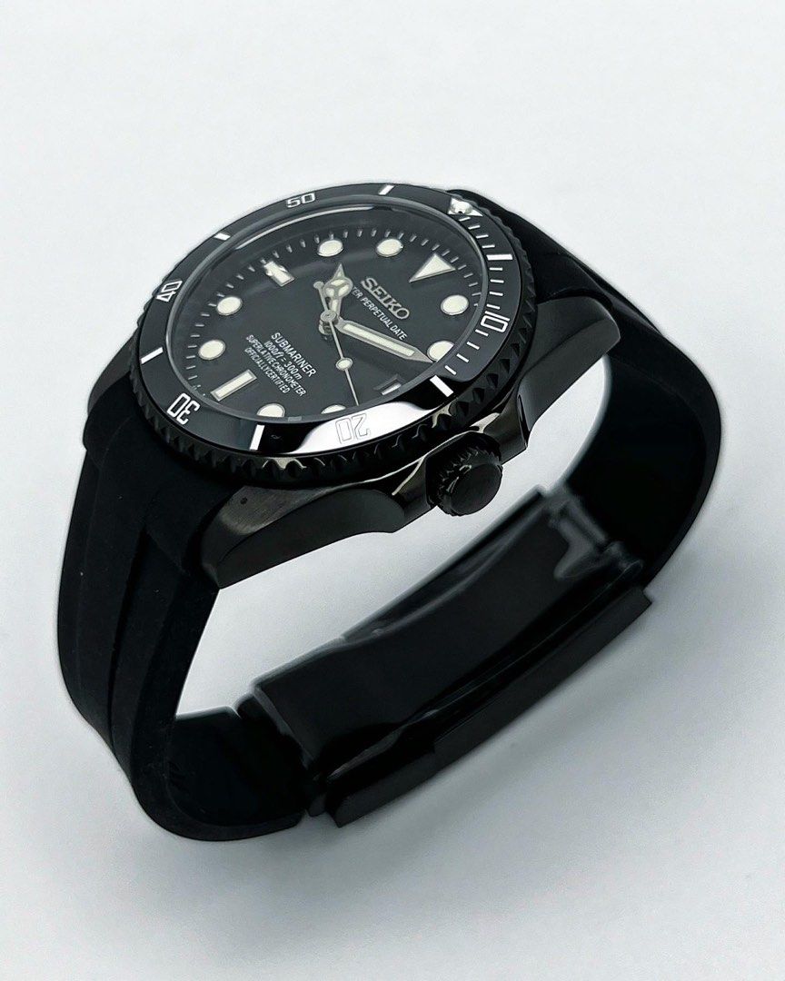 Seiko Submariner Mod ‘All Black/ Rubber Strap‘ 40
