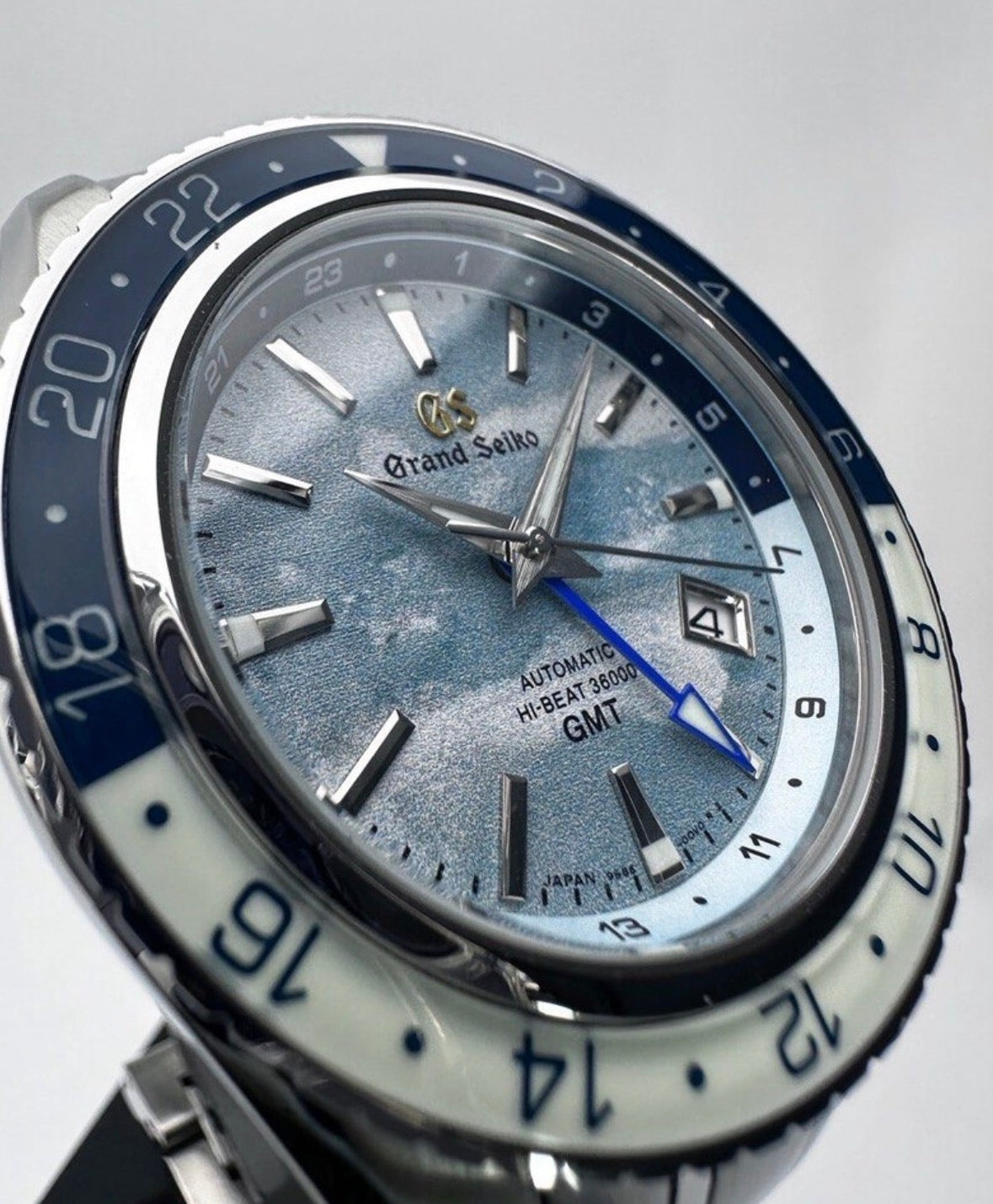GS Mod GMT ‘Sea of Clouds’ 42mm