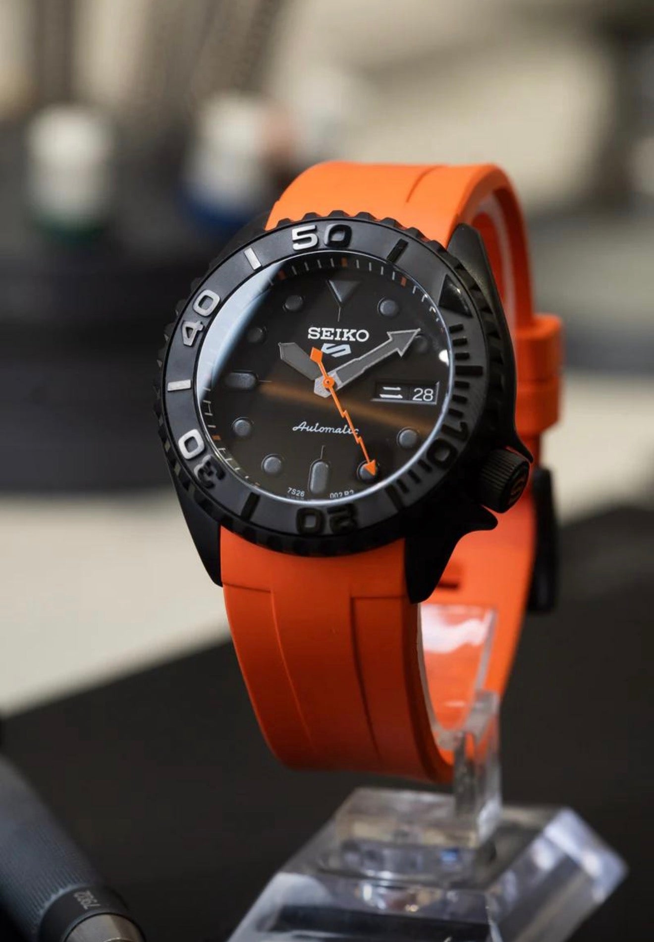Seiko Mod Renders Custom Seiko SKX Diver Mod – With Extra Black Oyster Bracelet | NH35 ...