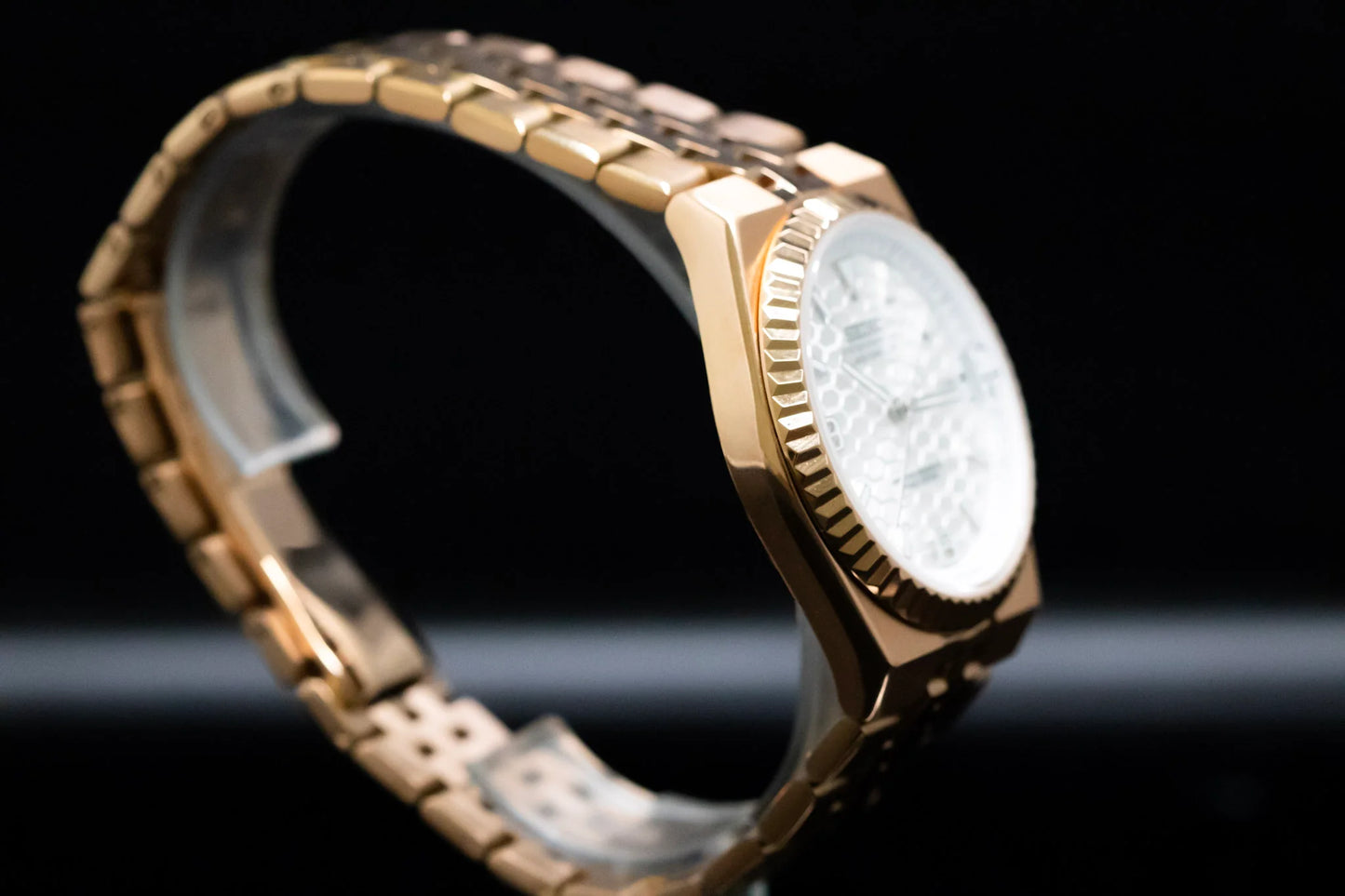 Seiko Land-Dweller Mod ‘Rose Gold/ Honeycomb White Dial’ 39